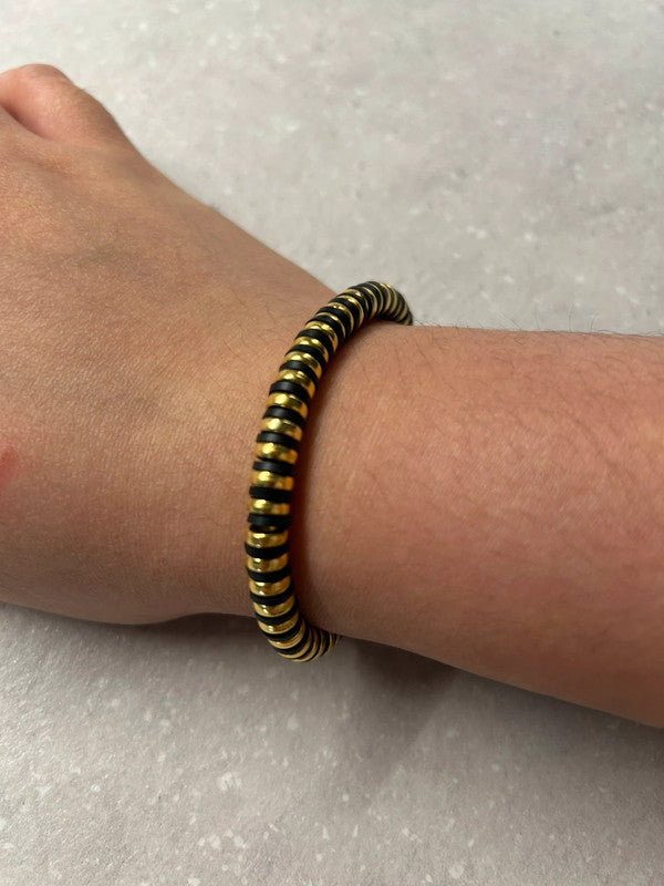 Handmade Beaded Bracelets – Elegant & Versatile